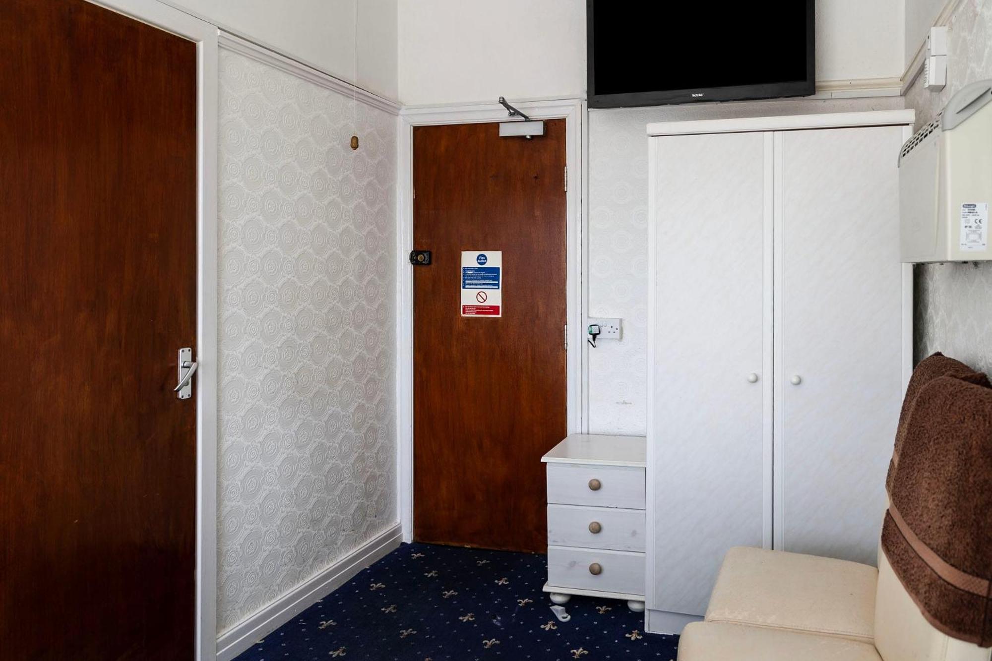 Harlands 2* Blackpool